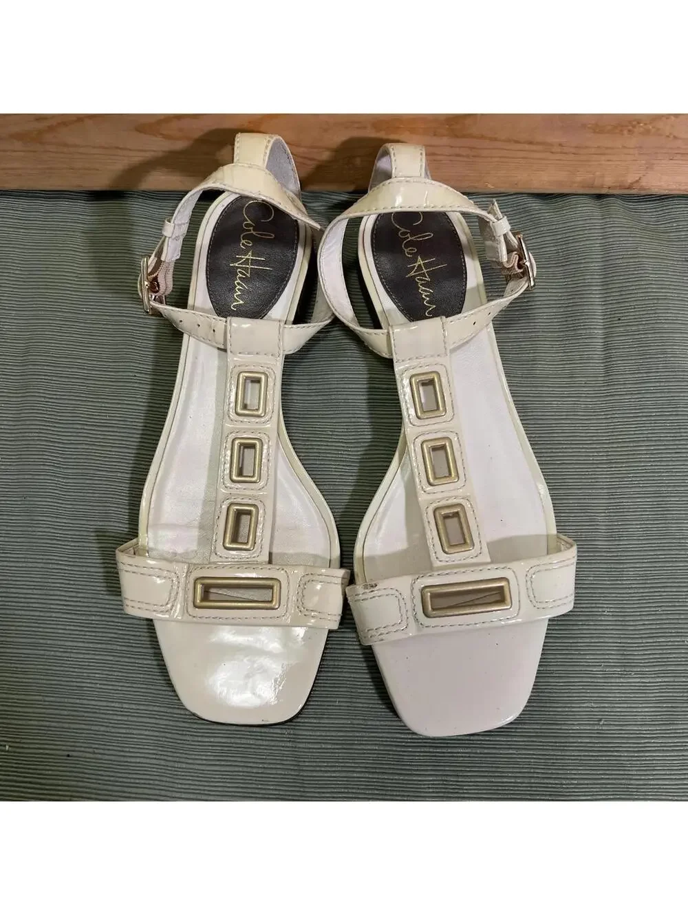Cole Haan Womens Cream Patent Leather Sandals Geometric Cutouts Size 7.5 B